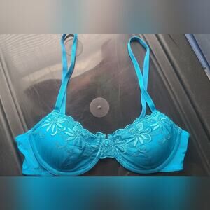 NWOT Lulalu Petites Simone Lace Bra